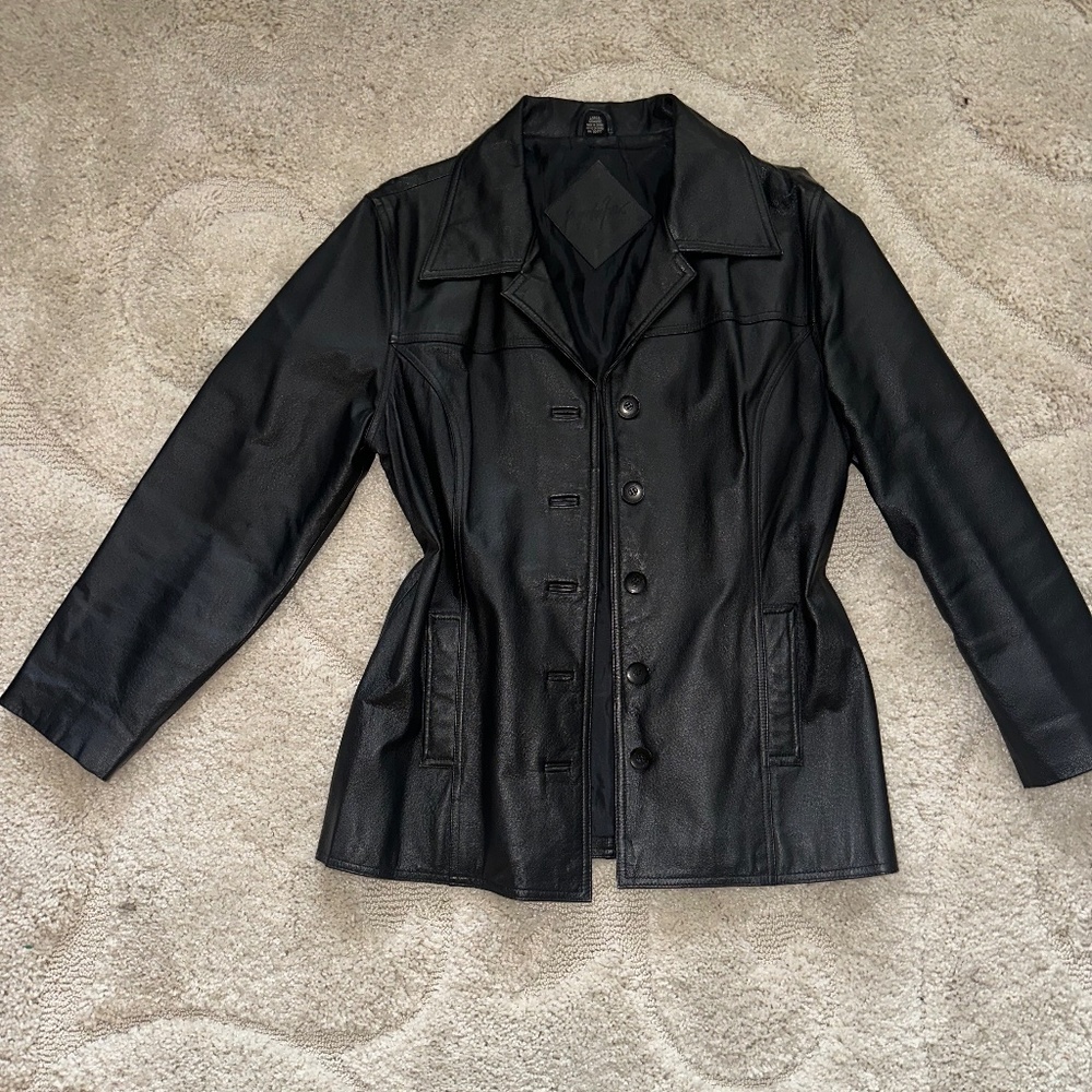Vintage 100% leather Jacqueline Ferrar